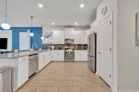 House in Four Corners, Florida 8 bedrooms, 363.15 sq.m. № 1514566 - photo 10