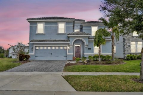 House in Four Corners, Florida 8 bedrooms, 363.15 sq.m. № 1514566 - photo 1