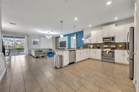 House in Four Corners, Florida 8 bedrooms, 363.15 sq.m. № 1514566 - photo 8