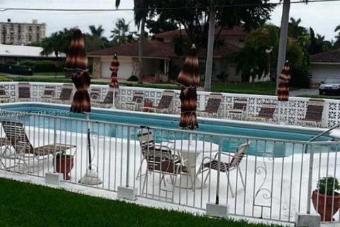 Copropriété à louer à Hallandale Beach, Floride: 1 chambre № 2241836 - photo 10