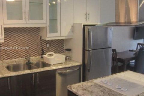 Copropriété à louer à Hallandale Beach, Floride: 1 chambre № 2241836 - photo 3