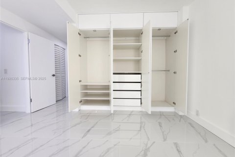 Купить кондоминиум в Холливуд, Флорида 2 спальни, 102.19м2, № 1984727 - фото 14