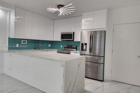 Купить кондоминиум в Холливуд, Флорида 2 спальни, 102.19м2, № 1984727 - фото 7