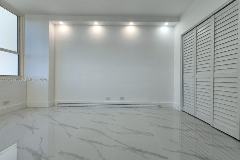 Купить кондоминиум в Холливуд, Флорида 2 спальни, 102.19м2, № 1984727 - фото 21