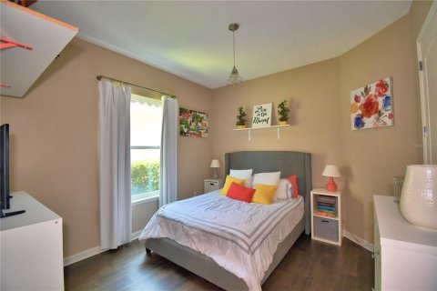 House in Davenport, Florida 5 bedrooms, 277.03 sq.m. № 1745230 - photo 30