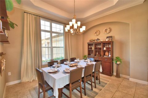 House in Davenport, Florida 5 bedrooms, 277.03 sq.m. № 1745230 - photo 10