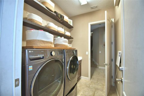House in Davenport, Florida 5 bedrooms, 277.03 sq.m. № 1745230 - photo 22