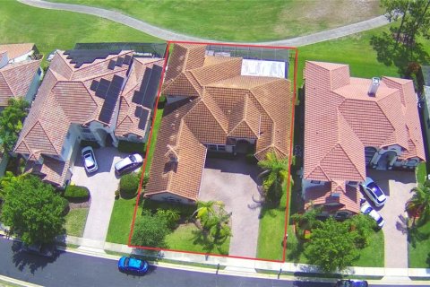 House in Davenport, Florida 5 bedrooms, 277.03 sq.m. № 1745230 - photo 3