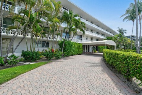 Copropriété à vendre à Palm Beach, Floride: 2 chambres, 91.97 m2 № 2087768 - photo 2
