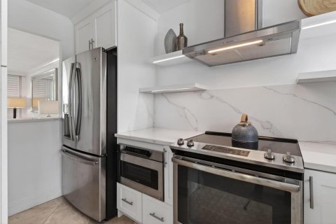 Copropriété à vendre à Palm Beach, Floride: 2 chambres, 91.97 m2 № 2087768 - photo 17