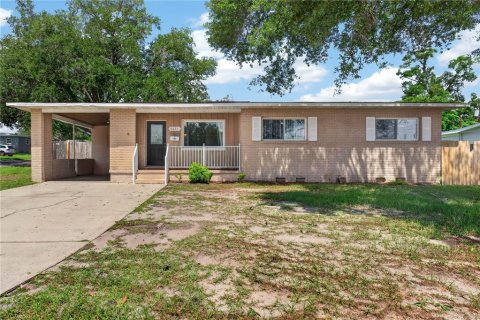 House in Lakeland, Florida 3 bedrooms, 113.25 sq.m. № 2215605