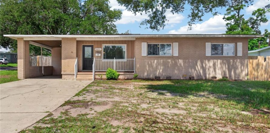 House in Lakeland, Florida 3 bedrooms, 113.25 sq.m. № 2215605