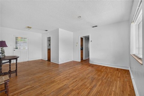 House in Lakeland, Florida 3 bedrooms, 113.25 sq.m. № 2215605 - photo 10