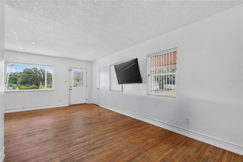 House in Lakeland, Florida 3 bedrooms, 113.25 sq.m. № 2215605 - photo 11