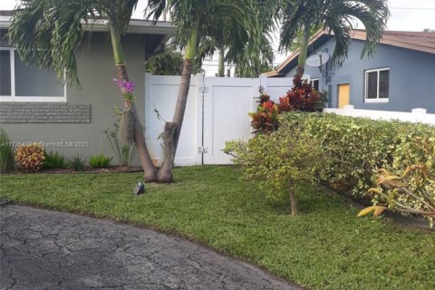 Villa ou maison à vendre à Hollywood, Floride: 3 chambres, 146.04 m2 № 1811131 - photo 7