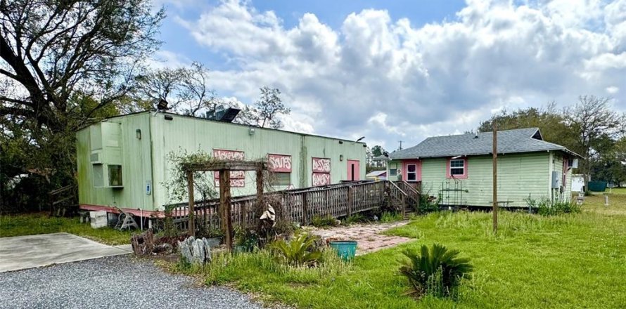 Commercial property in Bushnell, Florida № 1537543