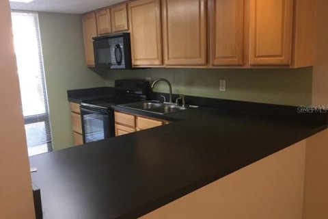 Townhouse in Winter Springs, Florida 2 bedrooms, 100.33 sq.m. № 1911009 - photo 11