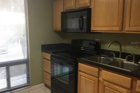 Townhouse in Winter Springs, Florida 2 bedrooms, 100.33 sq.m. № 1911009 - photo 5