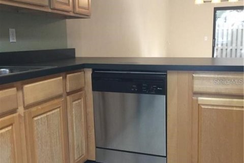 Townhouse in Winter Springs, Florida 2 bedrooms, 100.33 sq.m. № 1911009 - photo 8