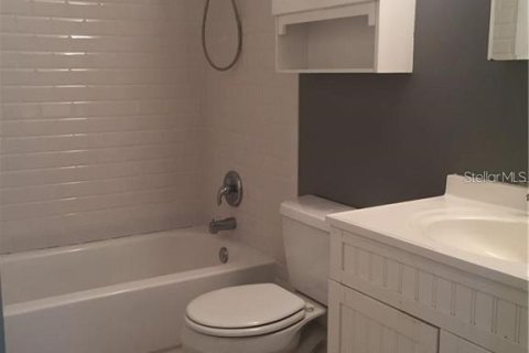 Townhouse in Winter Springs, Florida 2 bedrooms, 100.33 sq.m. № 1911009 - photo 19