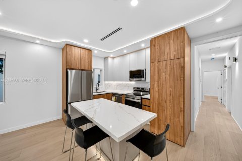 Appartement à louer à Coral Gables, Floride: 2 chambres, 81.29 m2 № 2384719 - photo 7