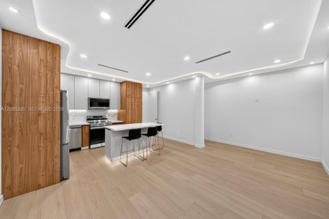 Appartement à louer à Coral Gables, Floride: 2 chambres, 81.29 m2 № 2384719 - photo 11