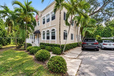 Appartement à louer à Coral Gables, Floride: 2 chambres, 81.29 m2 № 2384719 - photo 28