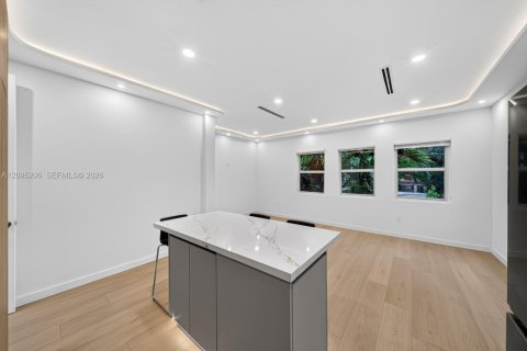 Appartement à louer à Coral Gables, Floride: 2 chambres, 81.29 m2 № 2384719 - photo 9