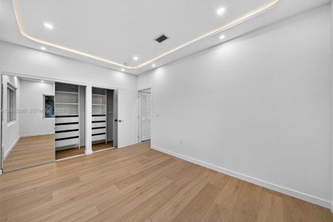 Appartement à louer à Coral Gables, Floride: 2 chambres, 81.29 m2 № 2384719 - photo 14