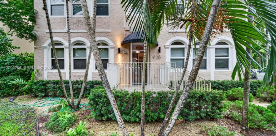 Appartement à Coral Gables, Floride 2 chambres, 81.29 m2 № 2384719