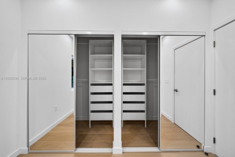 Appartement à louer à Coral Gables, Floride: 2 chambres, 81.29 m2 № 2384719 - photo 16