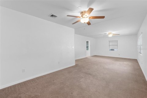 House in Winter Haven, Florida 2 bedrooms, 98.48 sq.m. № 1894855 - photo 8
