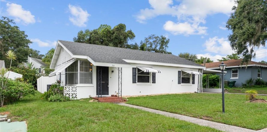 House in Winter Haven, Florida 2 bedrooms, 98.48 sq.m. № 1894855