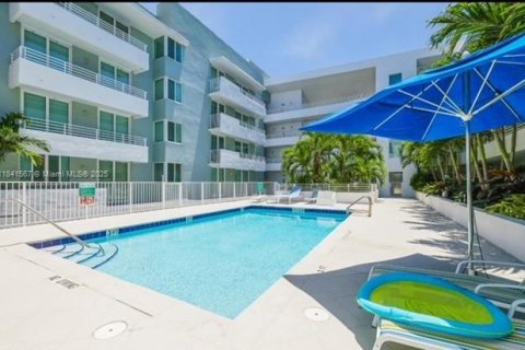 Condo in Miami Beach, Florida, 2 bedrooms  № 1832514 - photo 5