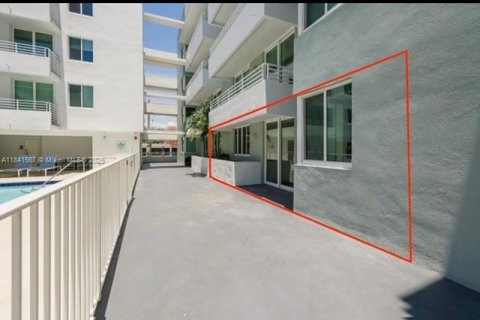 Condo in Miami Beach, Florida, 2 bedrooms  № 1832514 - photo 4