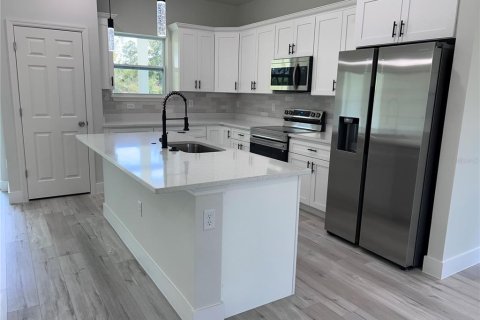 House in Citrus Springs, Florida 3 bedrooms, 142.05 sq.m. № 1765526 - photo 4