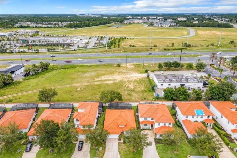 House in Clermont, Florida 1 bedroom, 151.62 sq.m. № 2196889 - photo 17