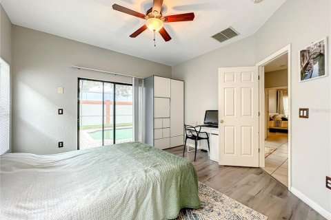 House in Clermont, Florida 1 bedroom, 151.62 sq.m. № 2196889 - photo 13