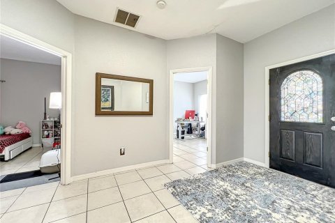 House in Clermont, Florida 1 bedroom, 151.62 sq.m. № 2196889 - photo 3