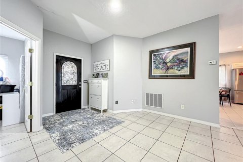 House in Clermont, Florida 1 bedroom, 151.62 sq.m. № 2196889 - photo 4