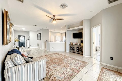 House in Clermont, Florida 1 bedroom, 151.62 sq.m. № 2196889 - photo 14