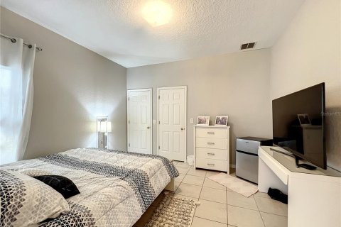 House in Clermont, Florida 1 bedroom, 151.62 sq.m. № 2196889 - photo 8
