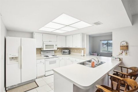 Condominio en venta en Sun City Center, Florida, 2 dormitorios, 134.52 m2 № 1722947 - foto 2