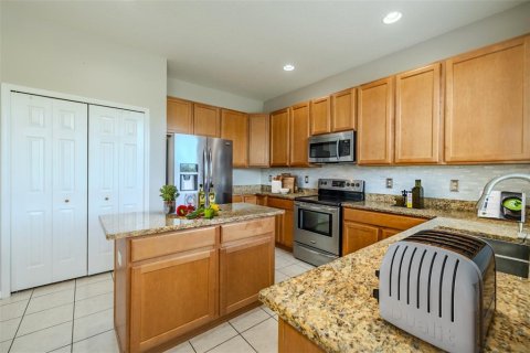 House in Wesley Chapel, Florida 4 bedrooms, 233.65 sq.m. № 1744457 - photo 7