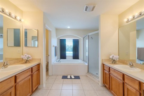 House in Wesley Chapel, Florida 4 bedrooms, 233.65 sq.m. № 1744457 - photo 28