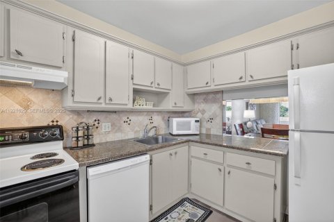 Copropriété à vendre à Margate, Floride: 2 chambres, 86.4 m2 № 2090257 - photo 13
