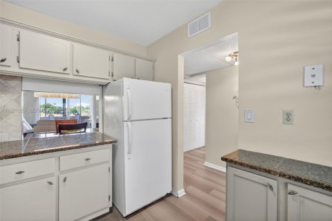 Copropriété à vendre à Margate, Floride: 2 chambres, 86.4 m2 № 2090257 - photo 14