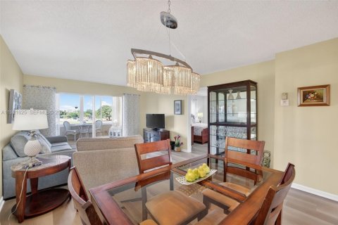 Copropriété à vendre à Margate, Floride: 2 chambres, 86.4 m2 № 2090257 - photo 2