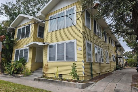 Commercial property in Tampa, Florida 8 bedrooms, 630.99 sq.m. № 1561307 - photo 2