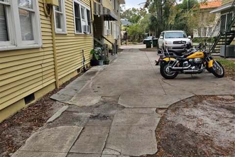 Commercial property in Tampa, Florida 8 bedrooms, 630.99 sq.m. № 1561307 - photo 8